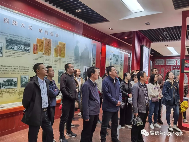 天水市政府金融辦、甘肅金控天水擔(dān)保公司、天水卓雅服飾公司黨支部聯(lián)合舉行主題黨日活動(dòng)
